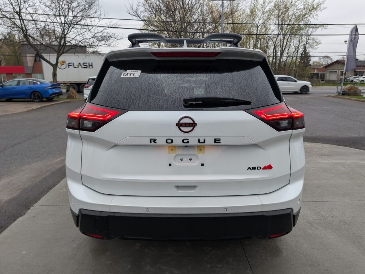 NISSAN Rogue ROGUE ROCK CREEK 2026 Blanc Everest nacré triple couche Châteauguay - photo #8