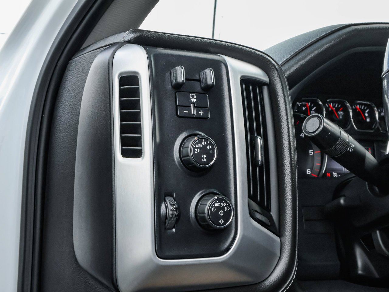 2016 GMC Sierra 1500 4WD Crew Cab 143.5 SLE White Sherwood Park - photo #19