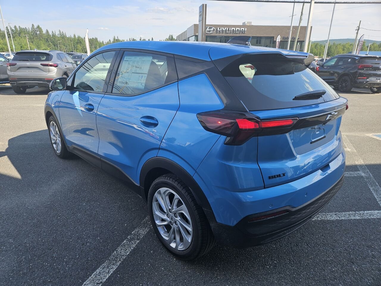 2027 Chevrolet Bolt Traction avant 4 portes LT Marina Blue Metallic Thetford Mines - photo #5
