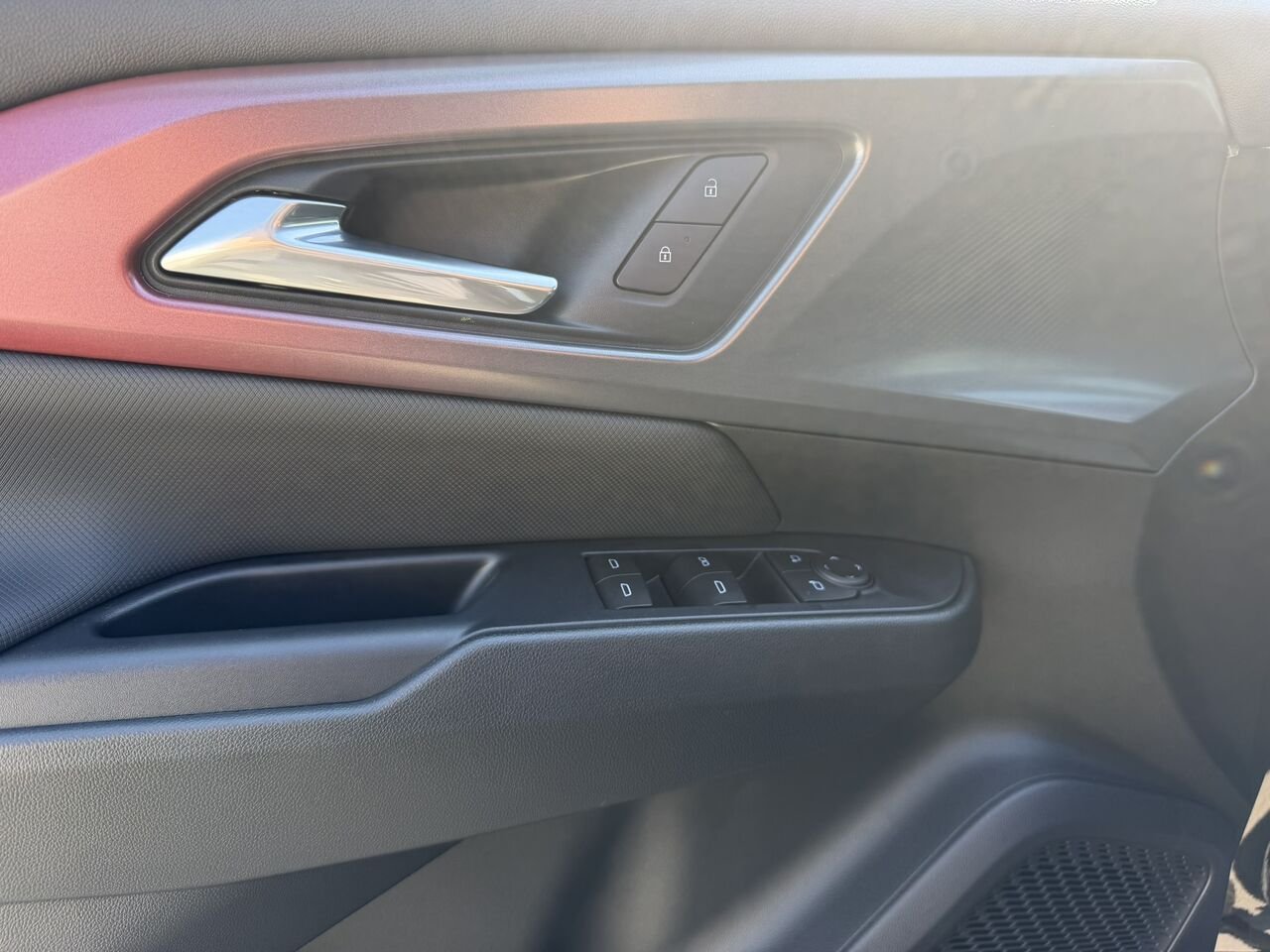 2026 Chevrolet Equinox EV RS AWD TOIT PANORAMIQUE Black Laval - photo #21
