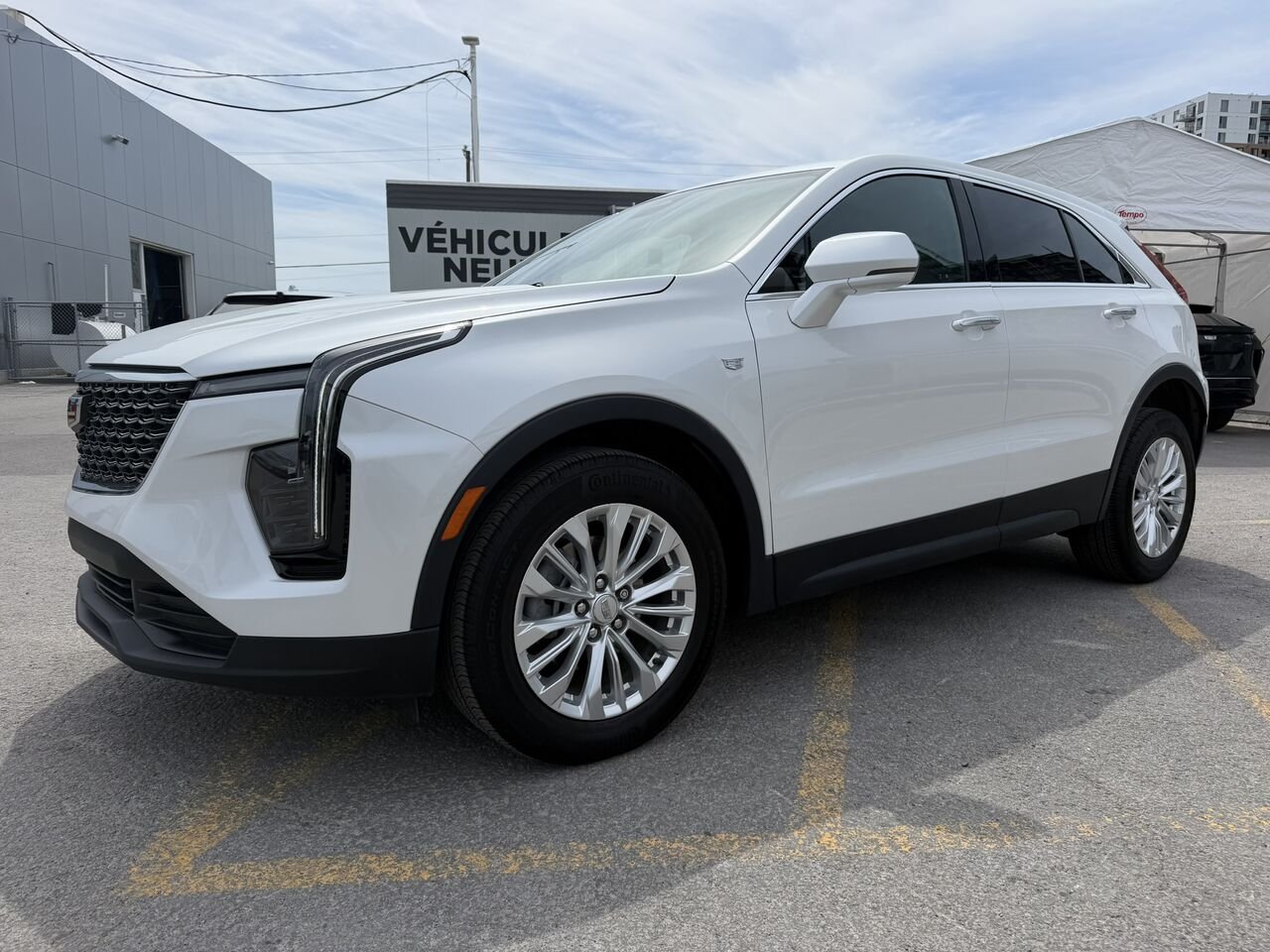 2024 Cadillac XT4 LURURY AWD FINANCEMENT À PARTIR DE 3.99% White Laval - photo #0