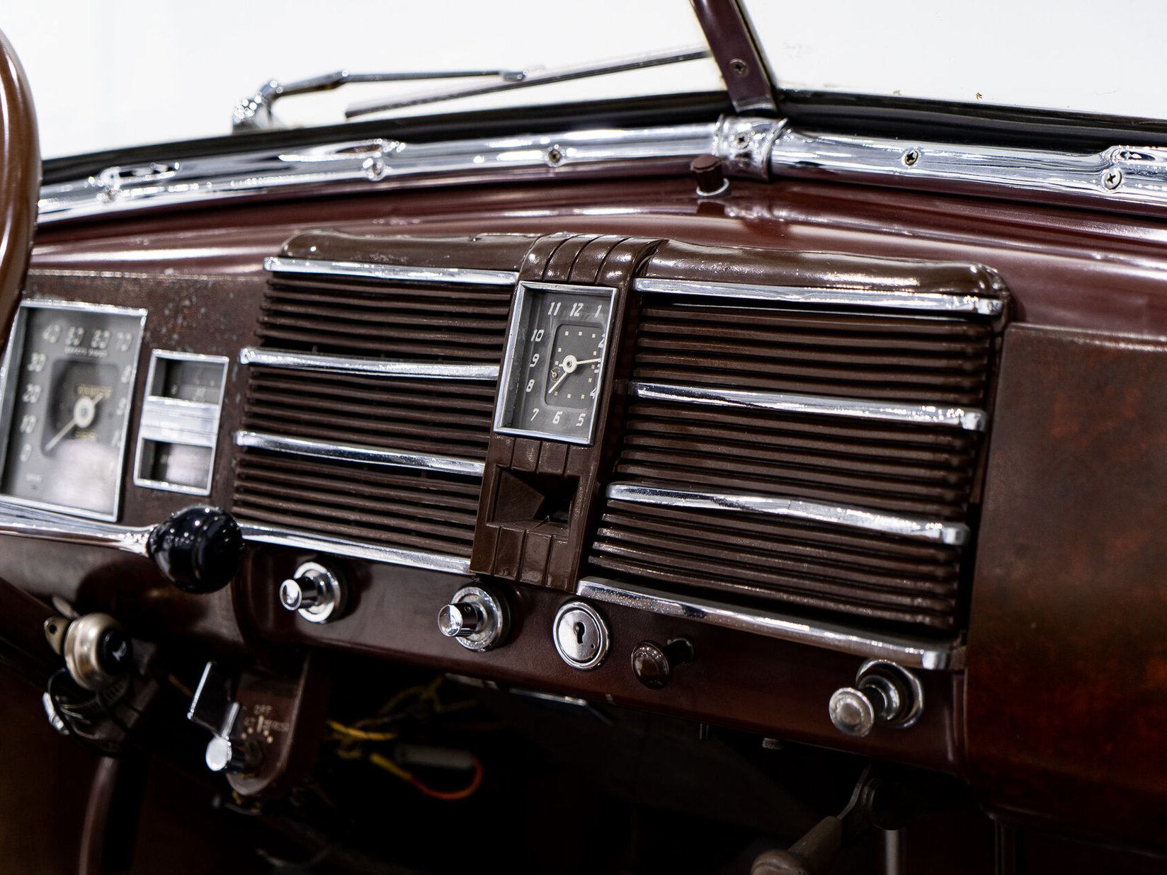 Cadillac Series 90 **PRICE IN USD**1 of 13 V16 1938 Noir Montréal - photo #74