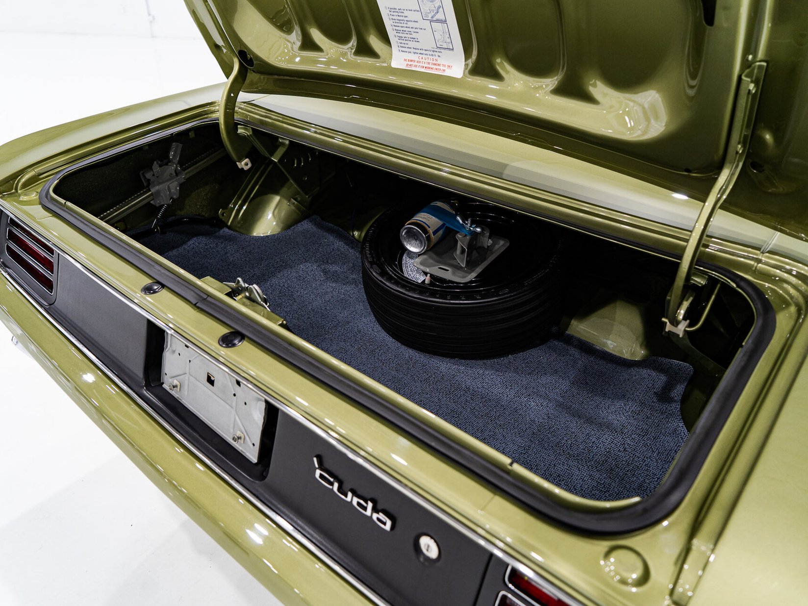 Plymouth HEMI Cuda *PRICE IN USD* | 1 Of 3 Used By Chrysler Of France Racing Division 1970 Vert Kirkland - photo #86