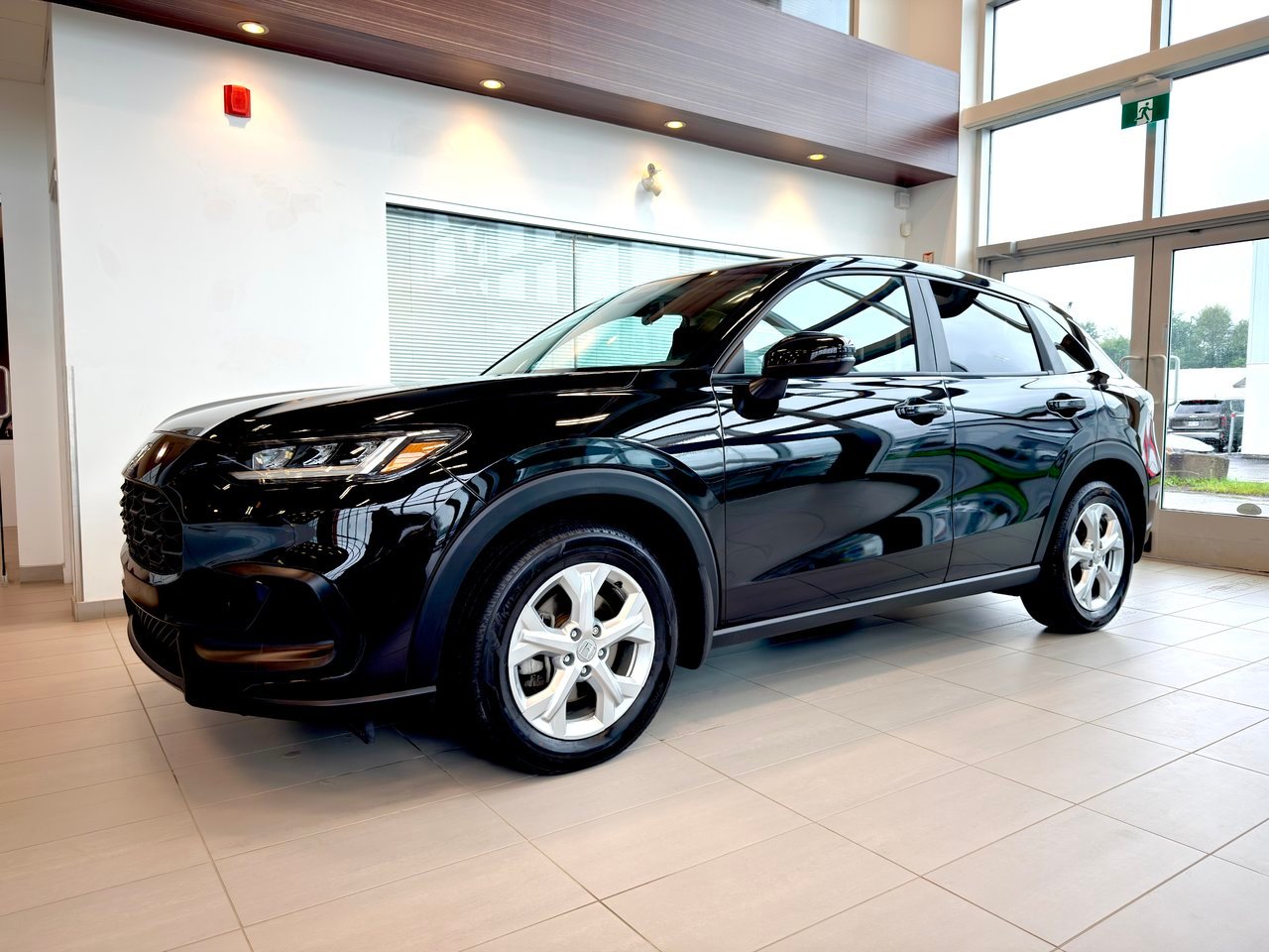 2024 Honda HR-V Black Notre-Dame-des-Prairies - photo #2