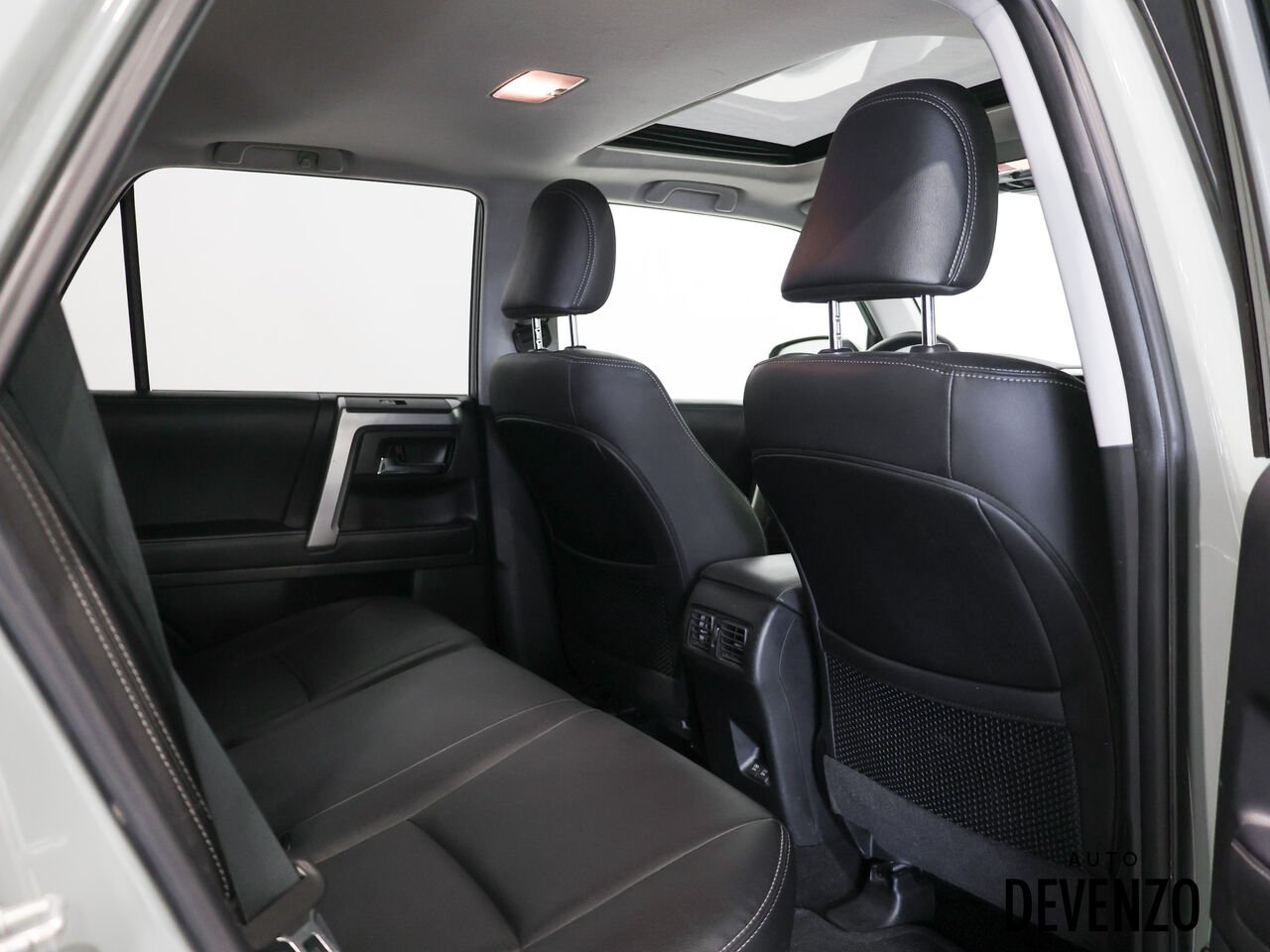 2022 Toyota 4Runner Grey Saint-Eustache - photo #8