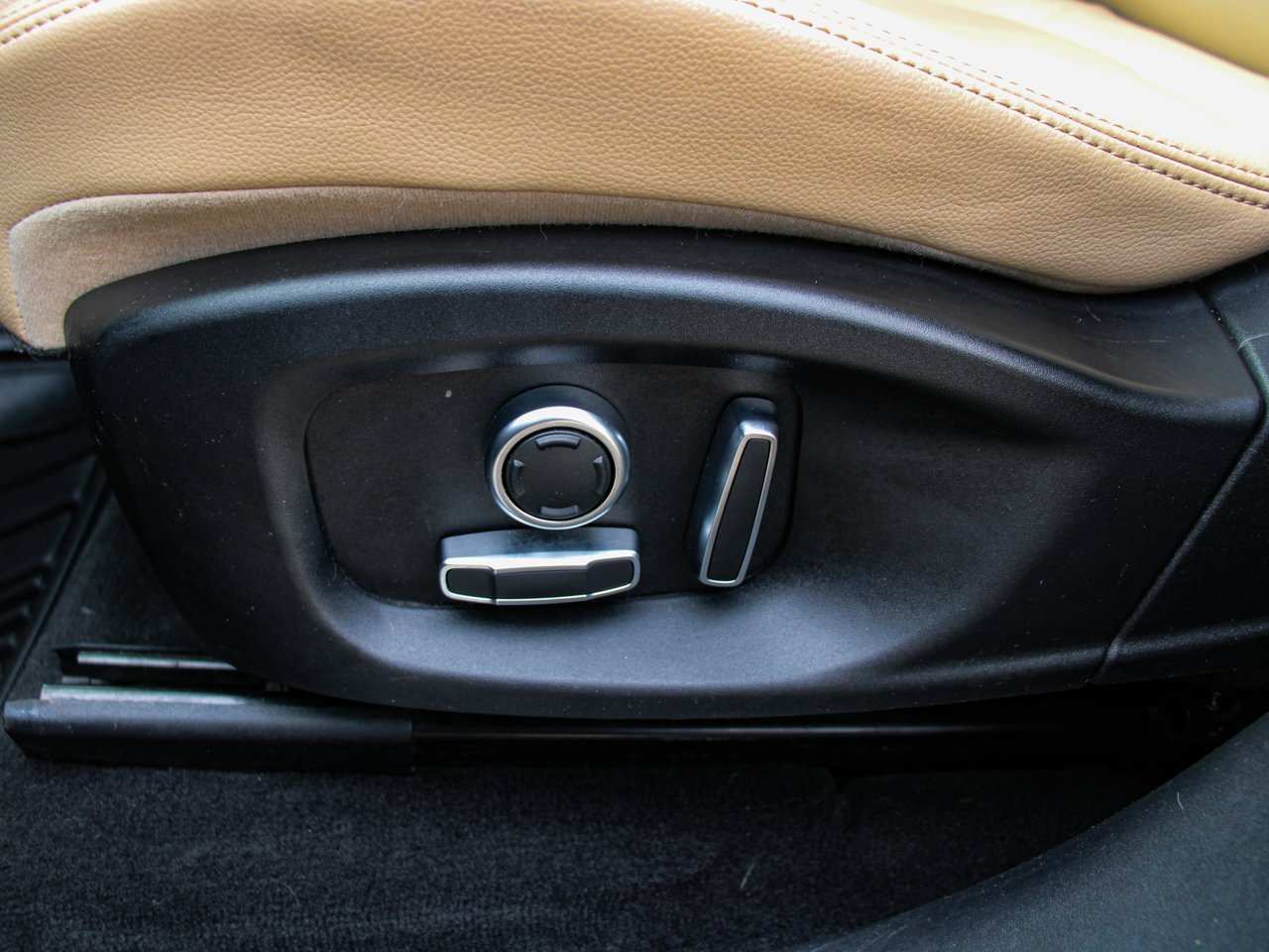 2020 Jaguar F-PACE 25t AWD Premium Black Sherwood Park - photo #14