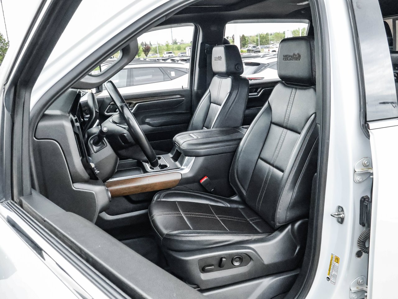 2024 Chevrolet Silverado 3500HD 4WD Crew Cab 159 High Country White Sherwood Park - photo #13