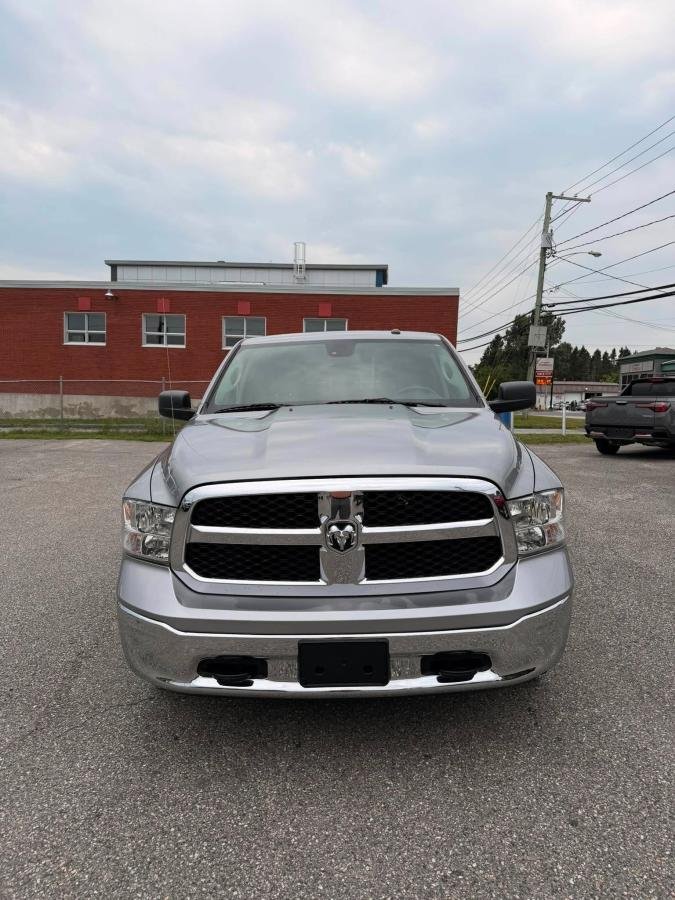 RAM 1500 Classic 2022 Gris Lac Mégantic - photo #3