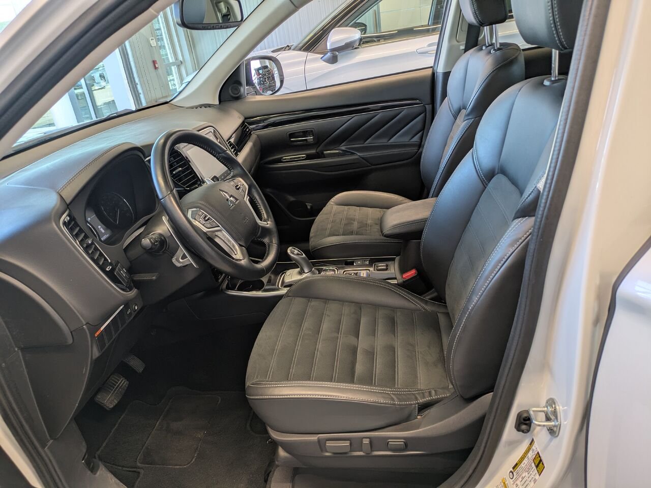 Mitsubishi Outlander PHEV 2022 Blanc Gatineau - photo #15