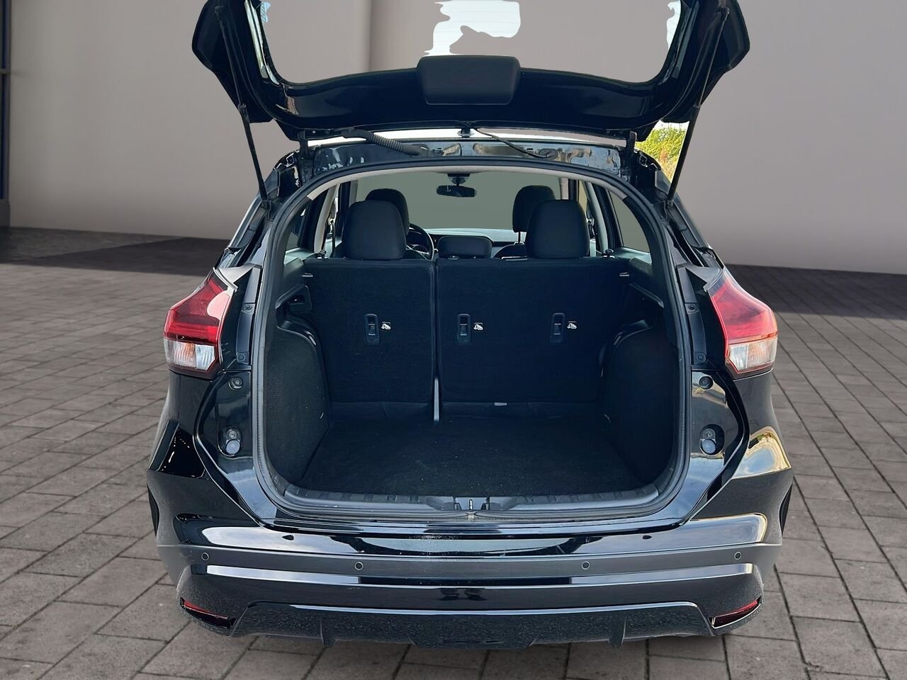 2024 Nissan Kicks S Black Québec - photo #5