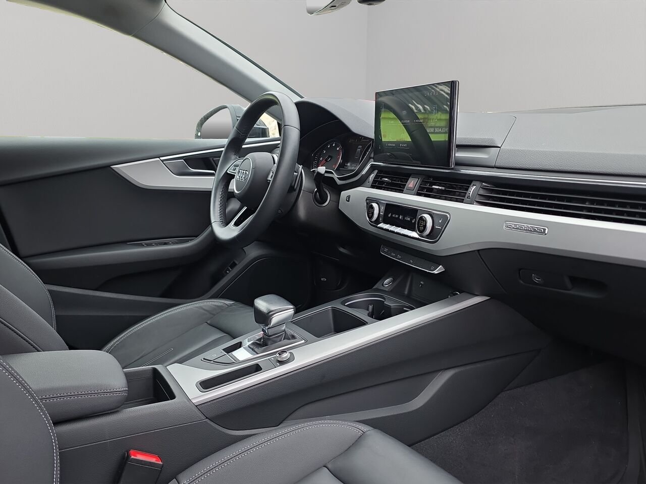Audi A5 Sportback A5 45 2.0T Sportback Komfort Quattro, Jamais accidenté, Sièges à fonction mémoire, Volant 2023 Noir Val-David - photo #12