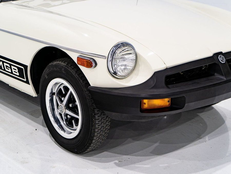 MG B 1979 1979 Blanc