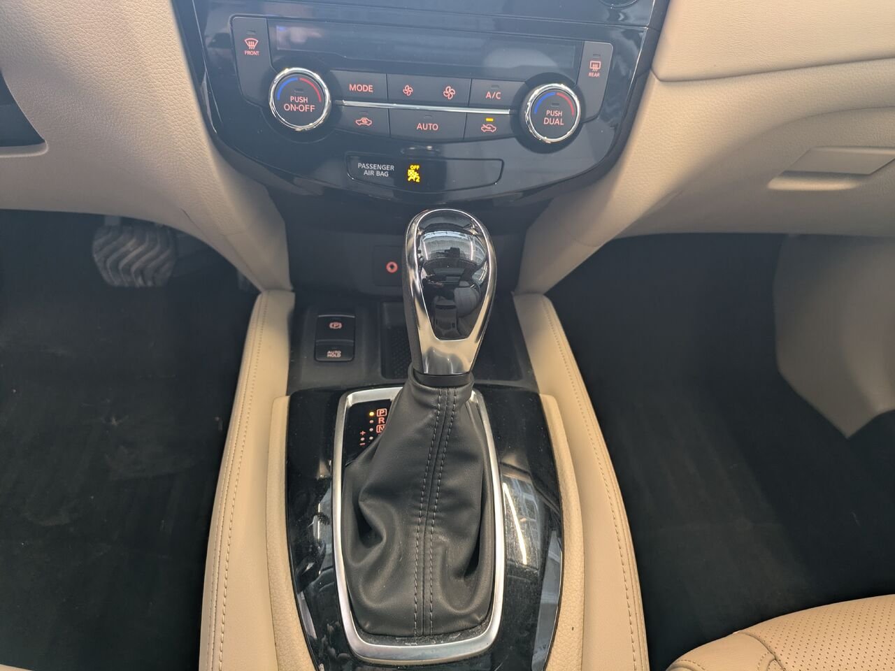 Nissan Rogue 2018 Blanc Gatineau - photo #8