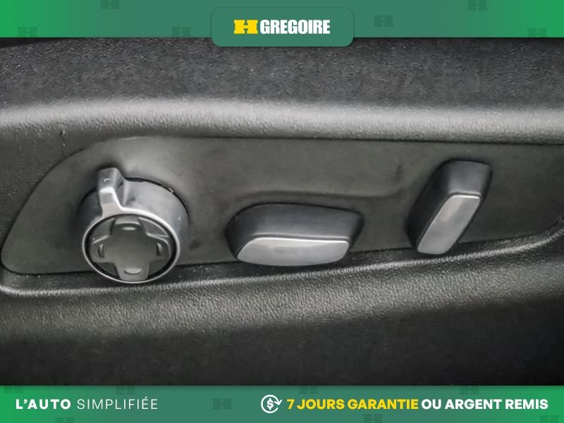 2023 Cadillac XT4 Grey Laval - photo #19