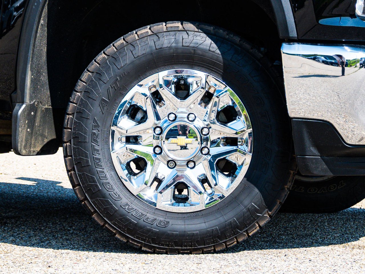 2022 Chevrolet Silverado 2500HD 4WD Crew Cab 159 LTZ Black Sherwood Park - photo #4