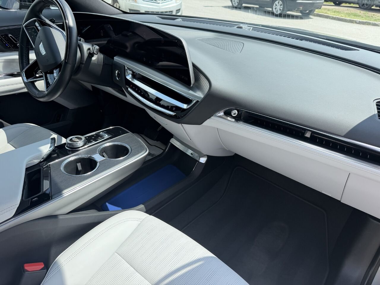 Cadillac LYRIQ LUXURY AWD FINANCEMENT À PARTIR DE 0.99% 2024 Argent Laval - photo #18
