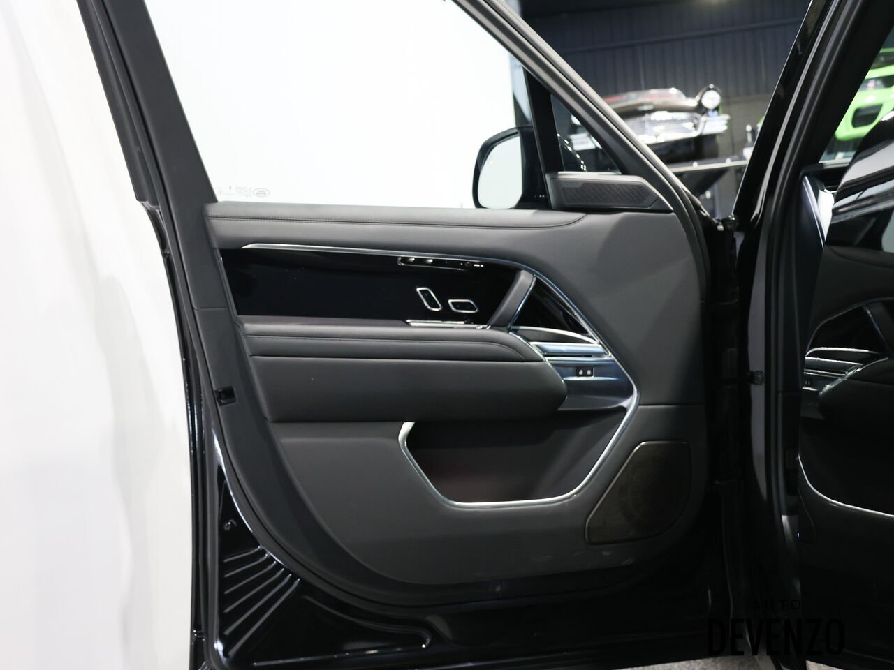 2024 Land Rover Range Rover Black Saint-Eustache - photo #13