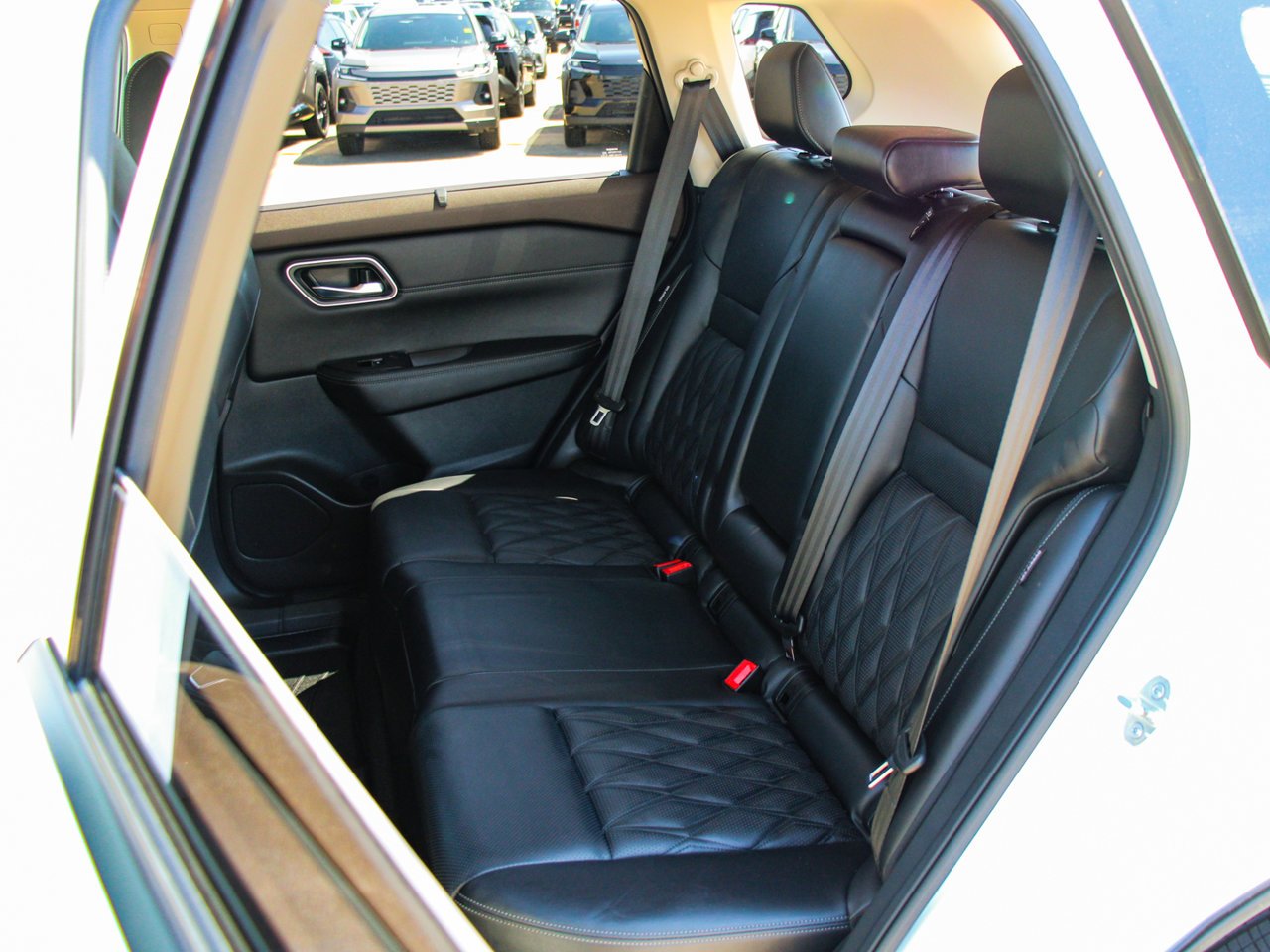2023 Nissan Rogue AWD Platinum White Sherwood Park - photo #30