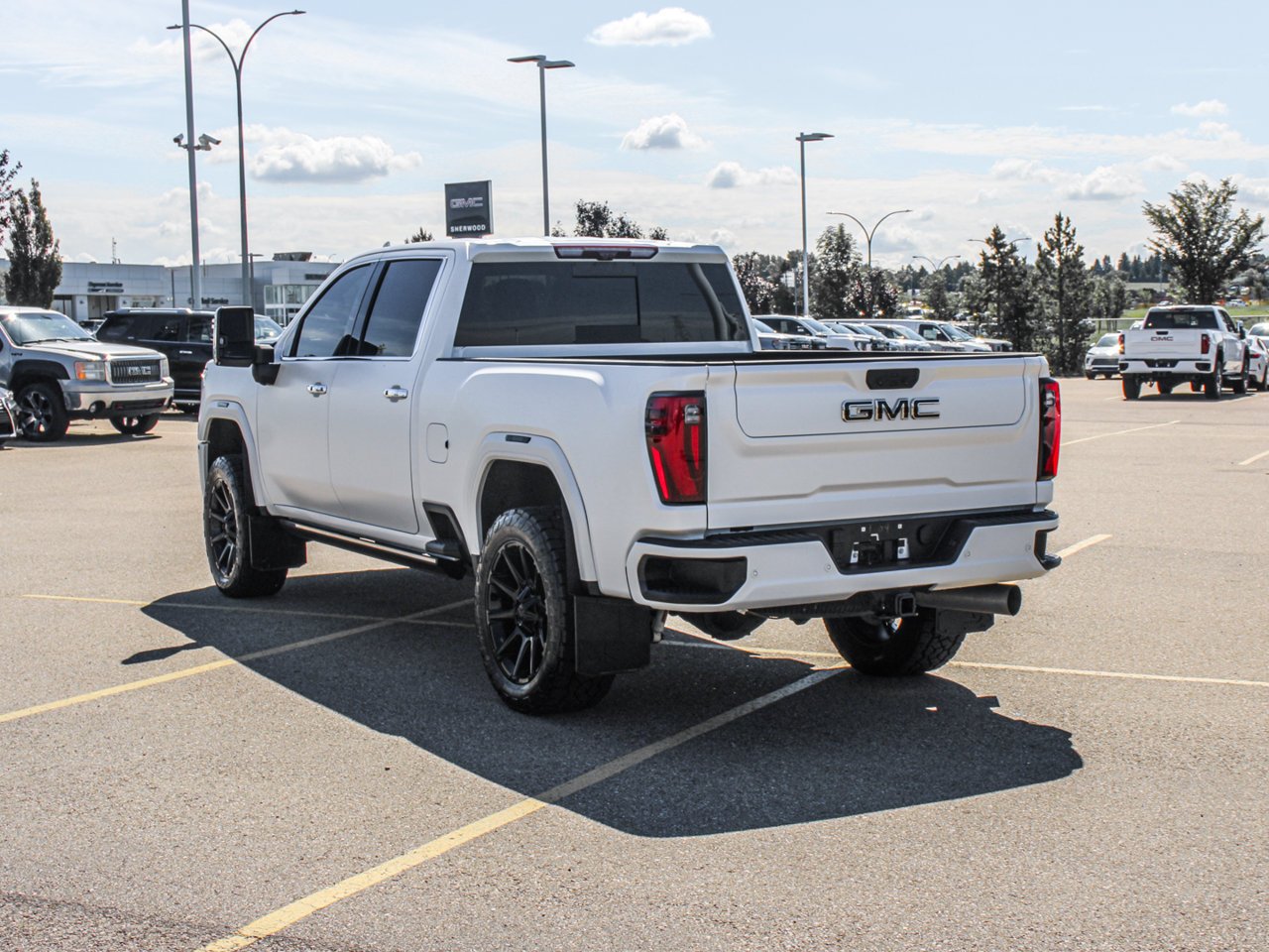 2024 GMC Sierra 3500HD 4WD Crew Cab 159 Denali Ultimate White Sherwood Park - photo #5