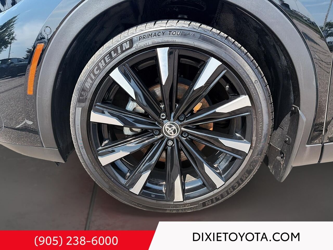 2026 Toyota Crown HYBRID PLATNIUM AWD / CLEAN CARFAX / HEATED AND VENTILATED SEATS / ALLOY WHEELS / CARPLAY AND ANDROID AUTO Mississauga - photo #6