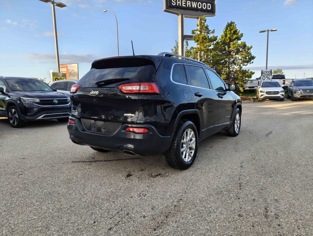 2016 Jeep Cherokee 4WD 4dr North Black Sherwood Park - photo #5