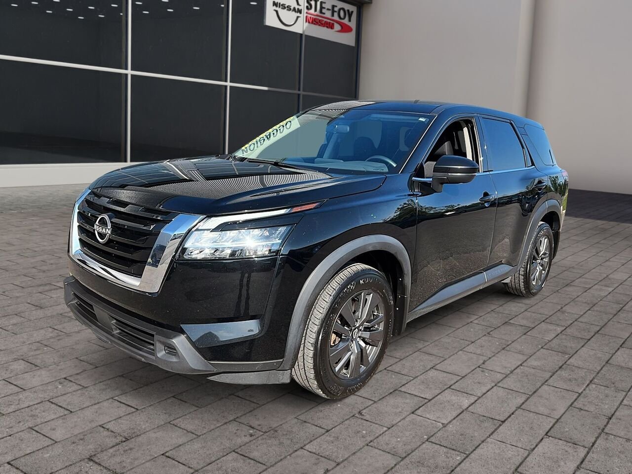 2022 Nissan Pathfinder S Black Québec - photo #0