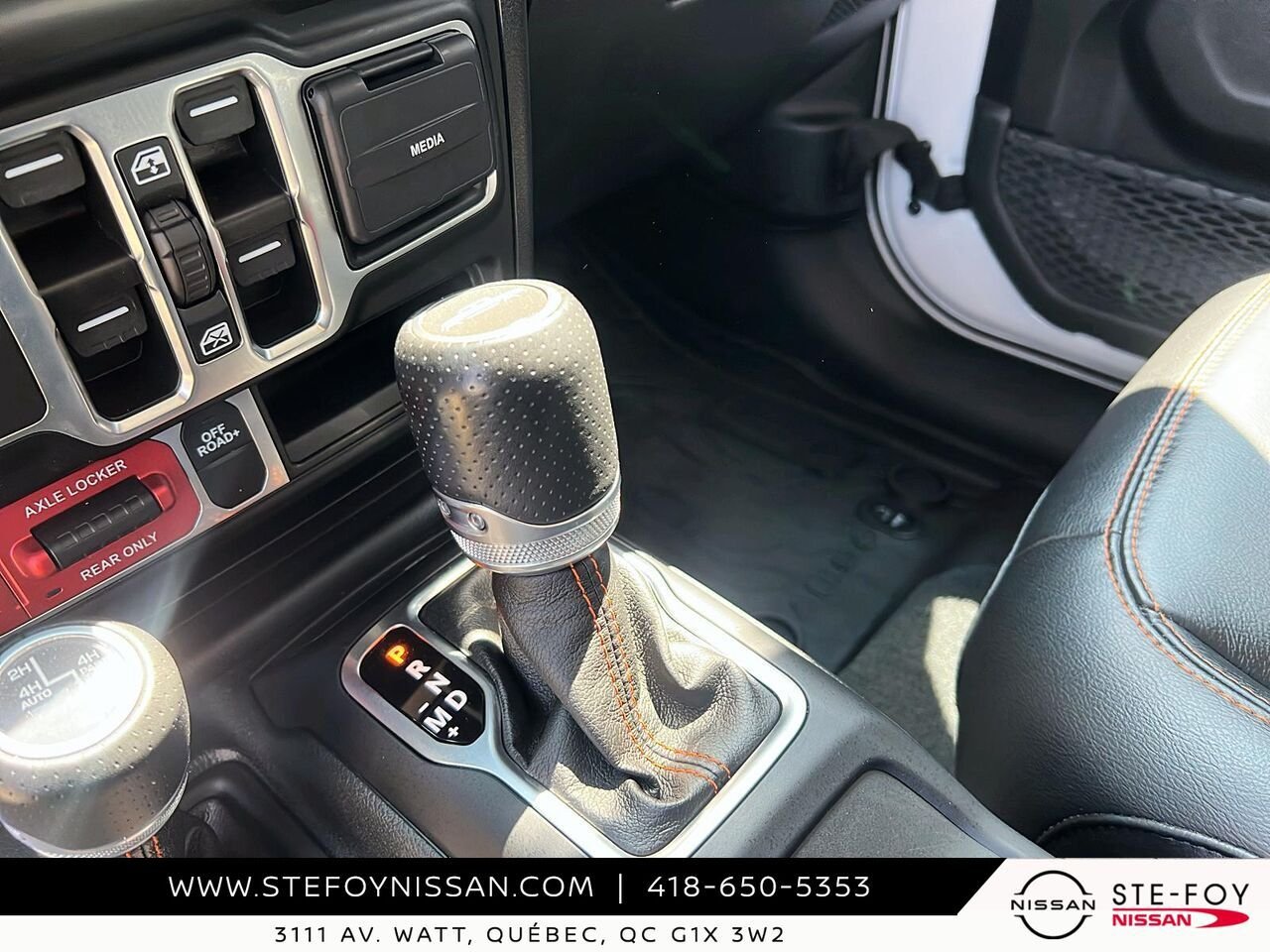 2023 Jeep Gladiator MOJAVE CREW CAB White Ste-Foy - photo #14