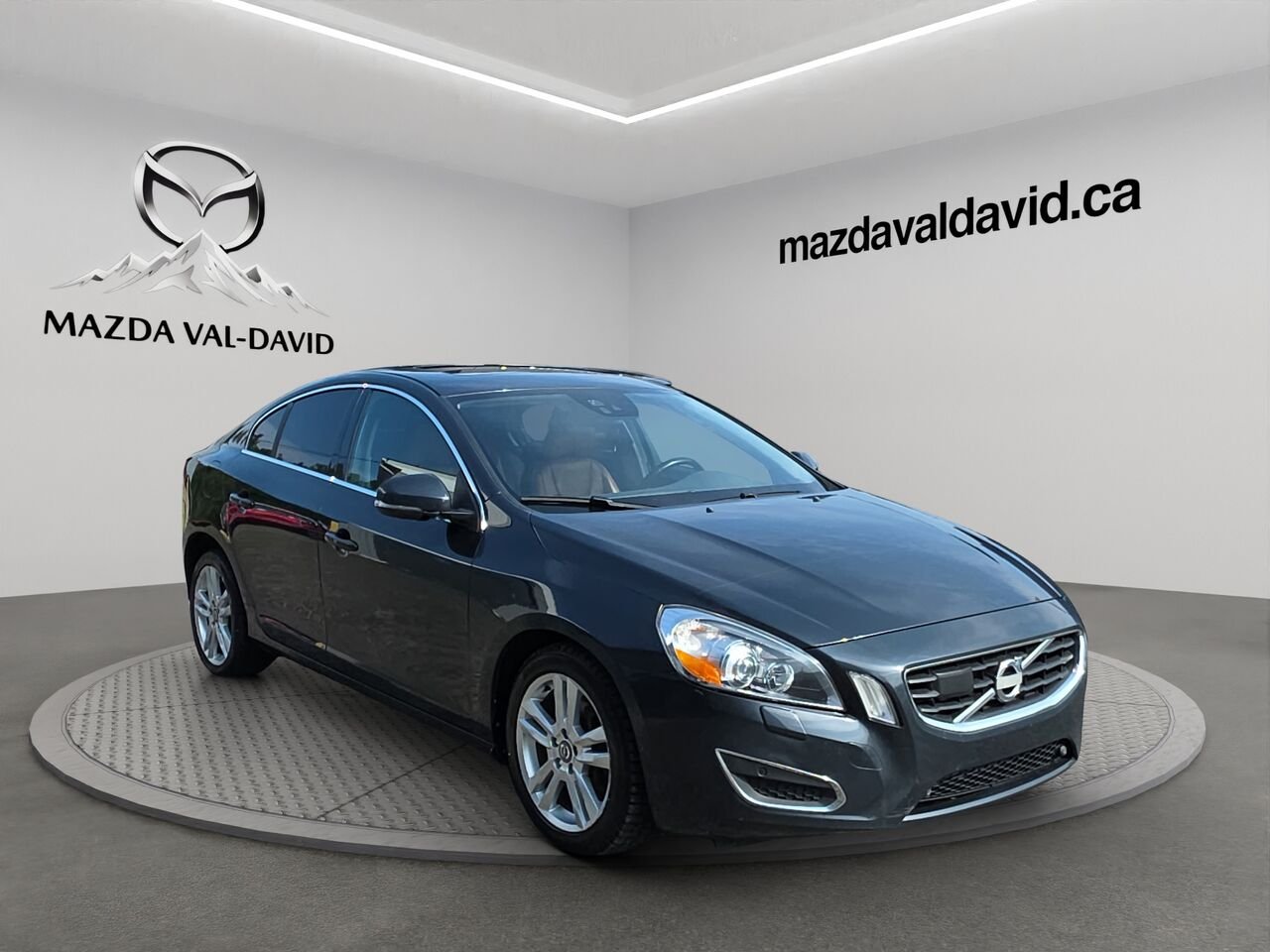 Volvo S60 Berline 4 portes T5 traction intégrale, sièges en cuir, toit ouvrant 2013 Val-David - photo #4