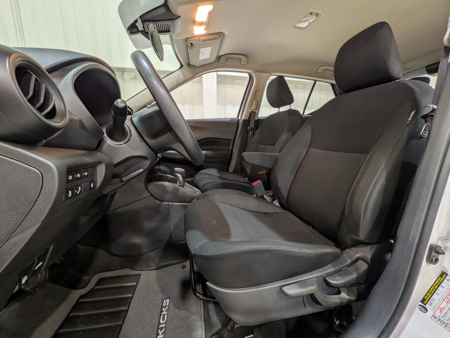 2024 Nissan Kicks White
