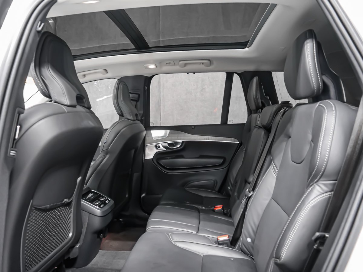 Volvo XC90 B6 ULTIMATE BRIGHT BOWERS & WILKINS 2024 SILVER DOWN Montréal - photo #13