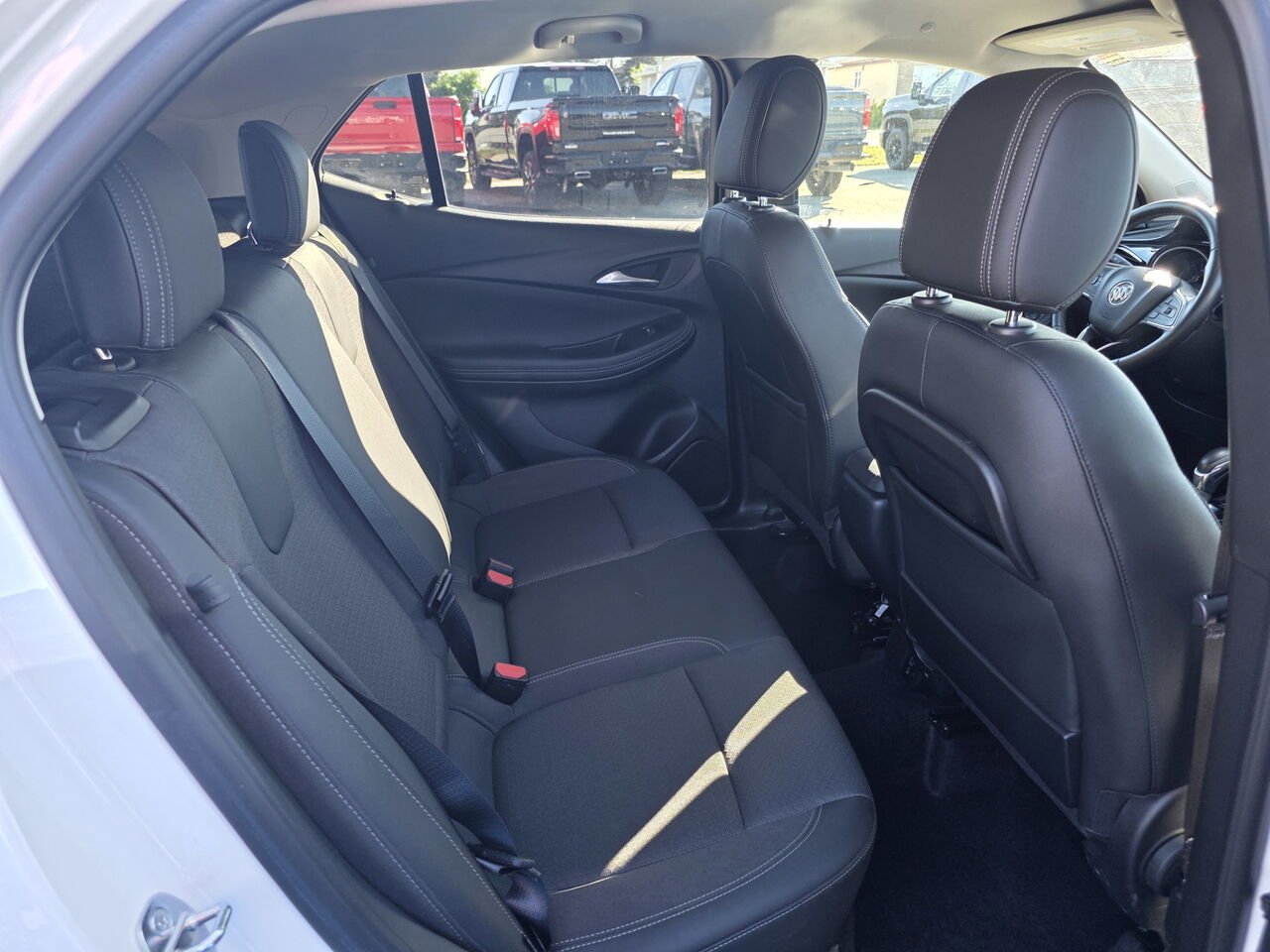 2022 Buick Encore GX Preferred White Rouyn-Noranda - photo #43