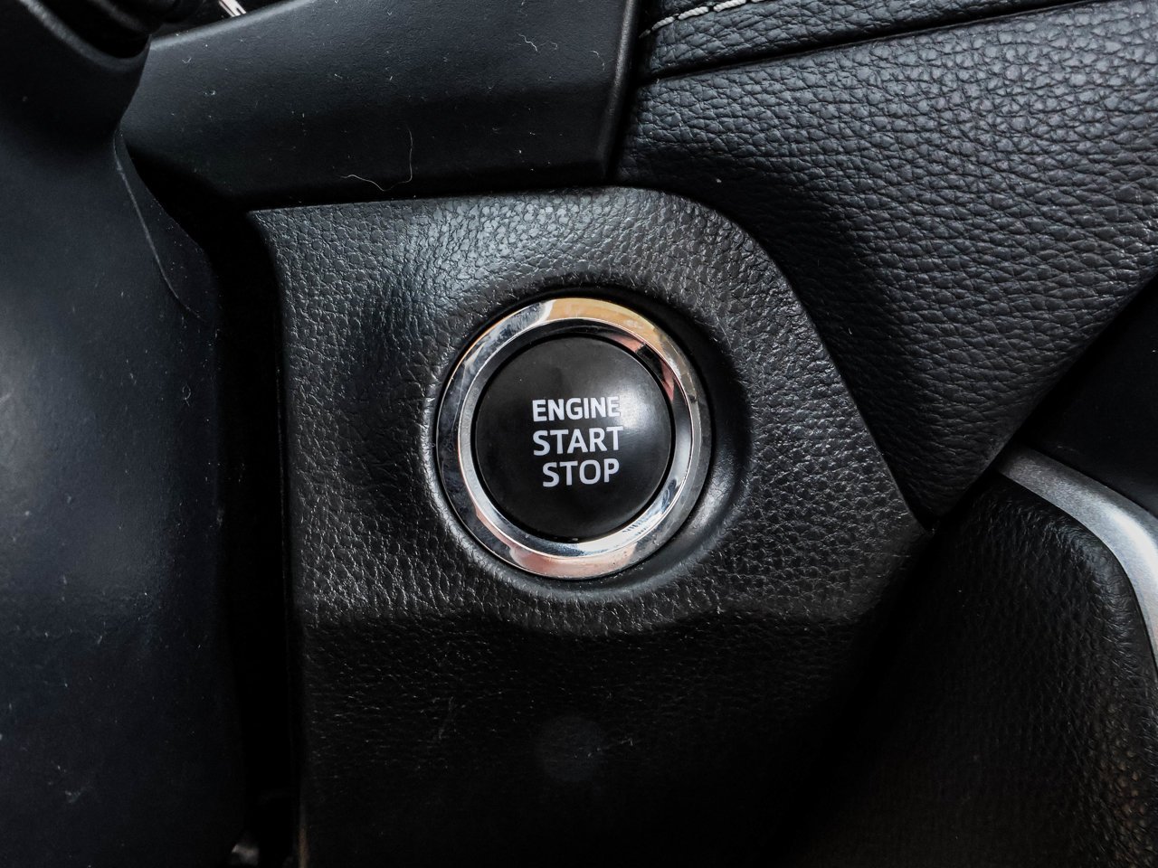 2024 Toyota RAV4 XLE AWD White Sherwood Park - photo #24