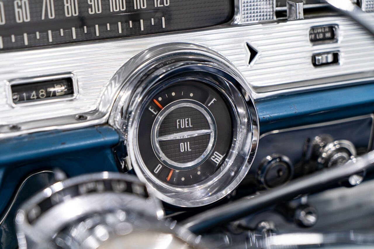 1957 Pontiac Bonneville *PRICE IN USD* Fuel injected 347/315HP 1 of 630 produced White Montreal - photo #77