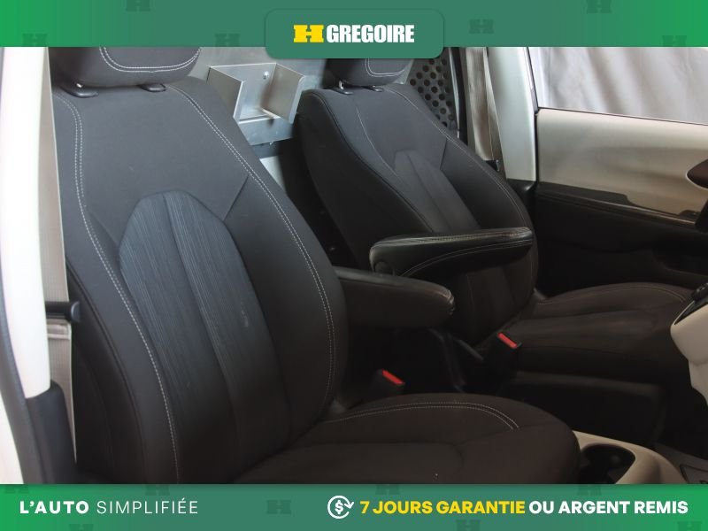 Chrysler Grand Caravan 821105 | SXT AUTO A/C MAGS CAM RECUL BLUETOOTH 2023 Blanc Laval - photo #21