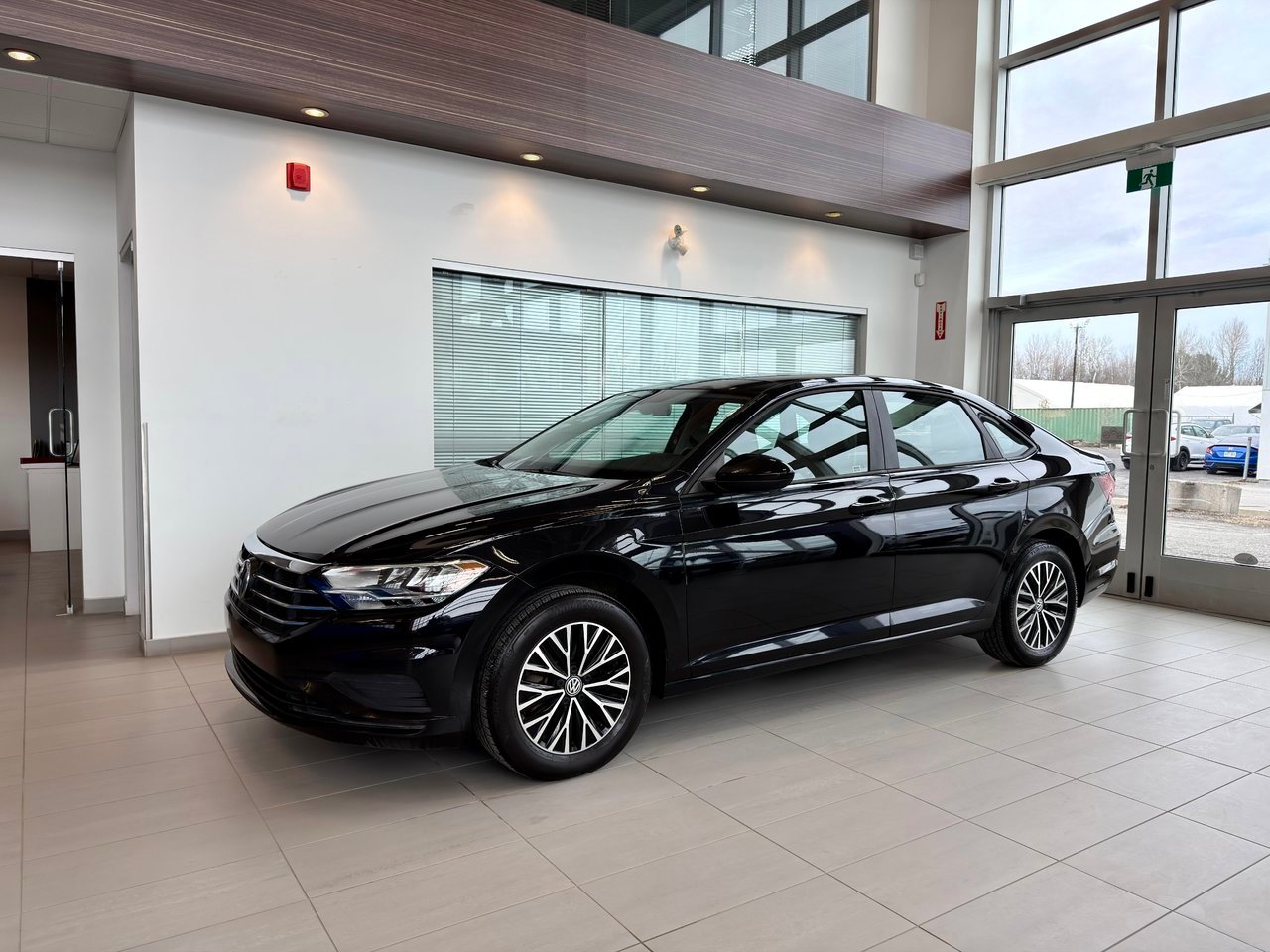 Volkswagen Jetta 2025 Gris Notre-Dame-des-Prairies - photo #32