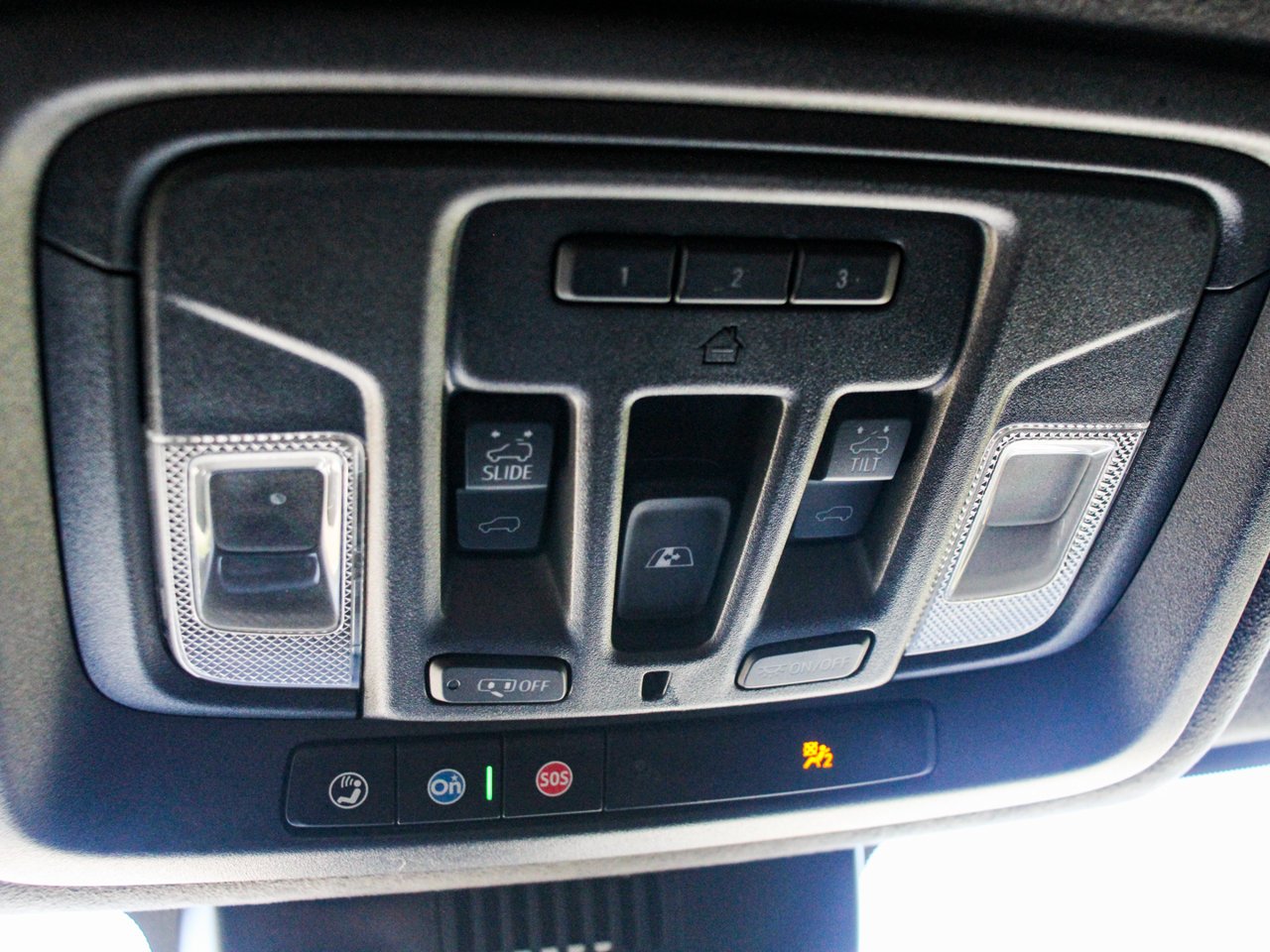 2024 GMC Sierra 3500HD 4WD Crew Cab 159 Denali Ultimate White Sherwood Park - photo #28