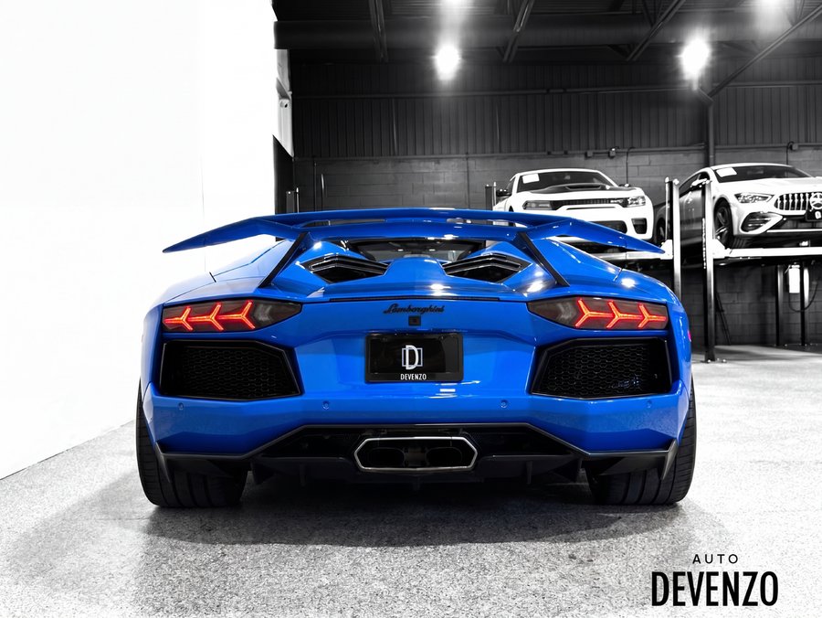 2015 Lamborghini Aventador LP700-4 Roadster 2015 Blue