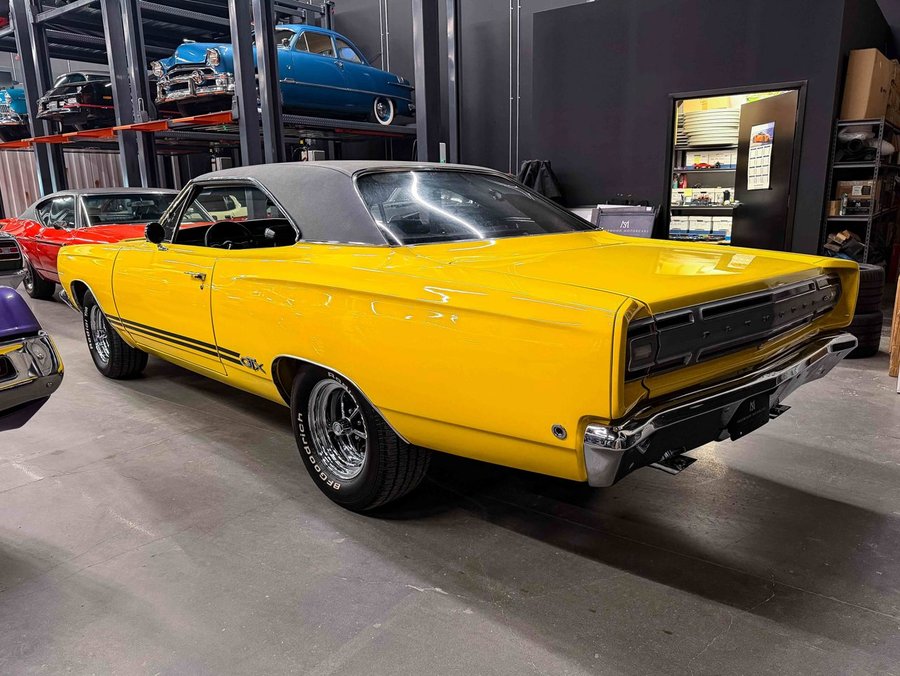 1968 Plymouth GTX 1968 Yellow