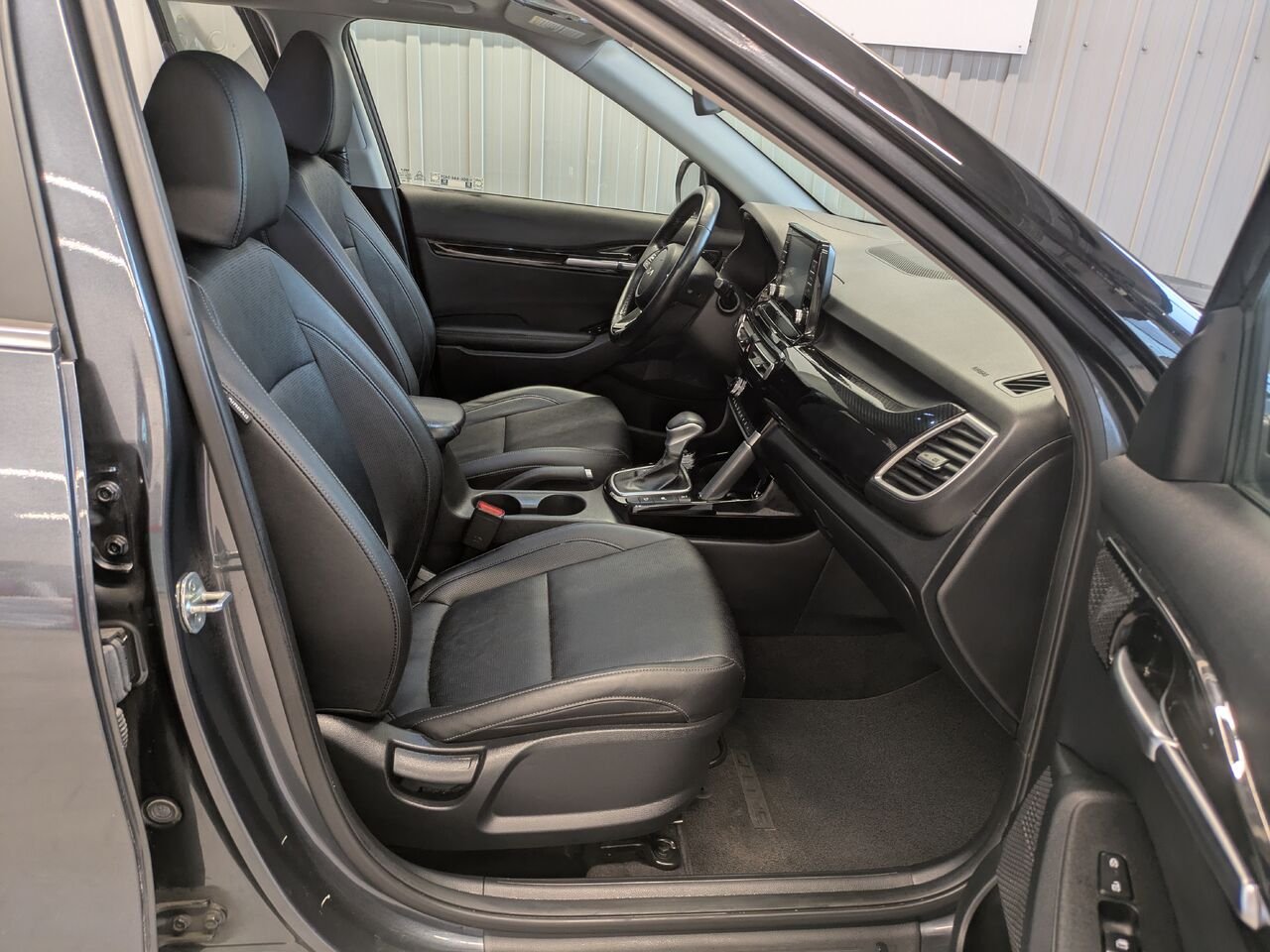 2022 Kia Seltos Black Gatineau - photo #14