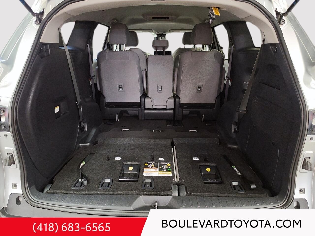 Toyota Sienna 99659A-110 | LE, AWD, 8 PLACES 2025 Argent Québec - photo #23