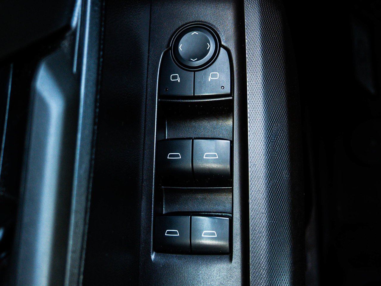2024 Chevrolet Colorado 4WD Crew Cab WT White Sherwood Park - photo #16