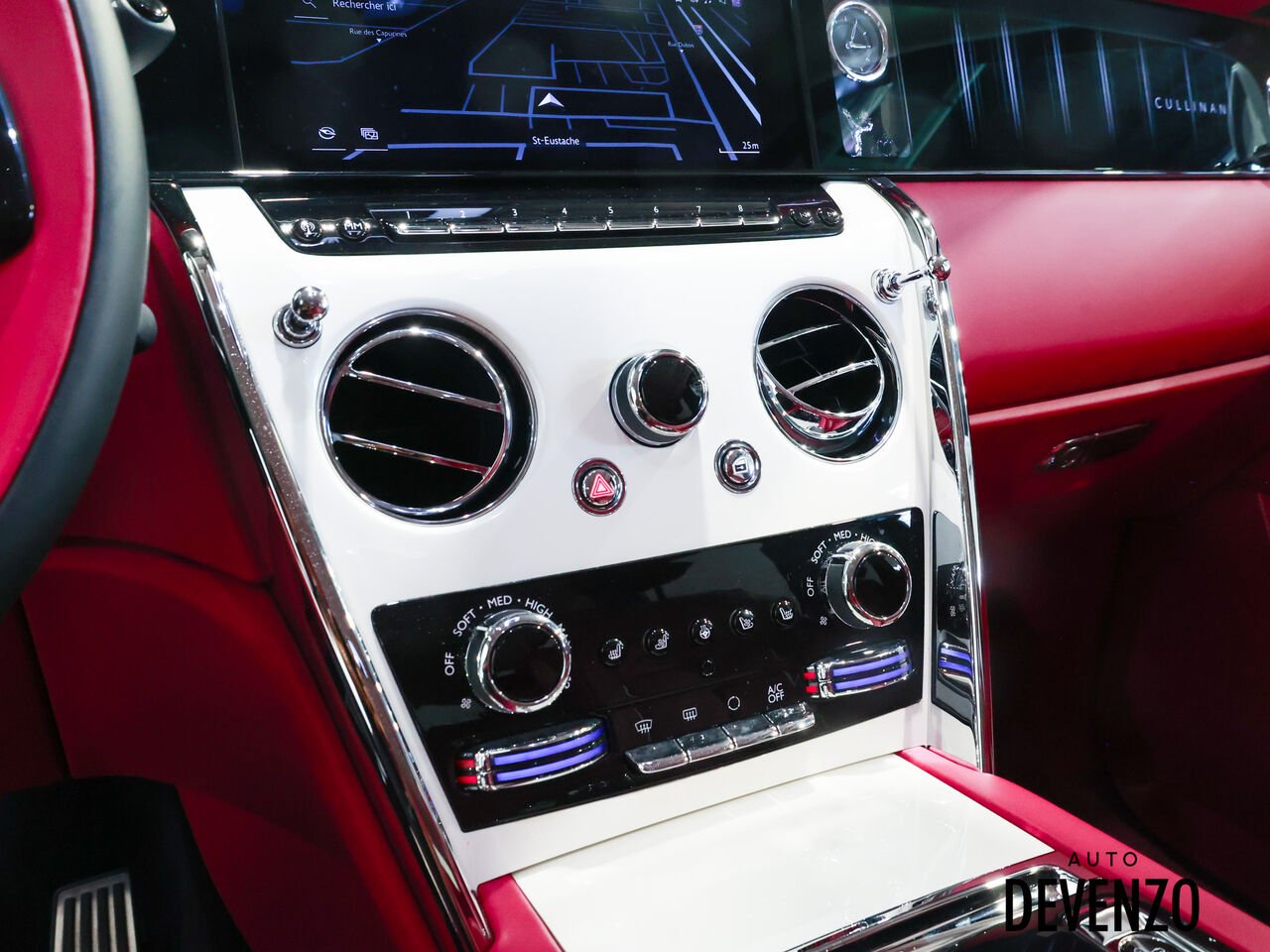 2025 Rolls-Royce Cullinan White Saint-Eustache - photo #16