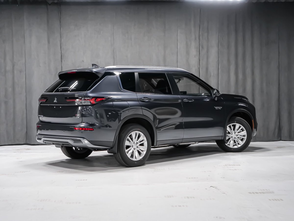 2026 Mitsubishi Outlander Plug-In Hybrid SE Graphite Grey Metallic Montreal - photo #5