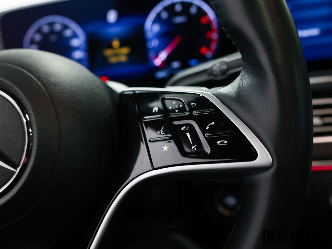 2026 Mercedes-Benz GLS White Saint-Eustache - photo #15