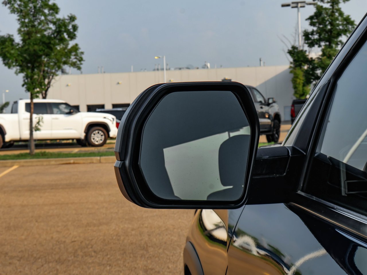 2023 Toyota Tundra 4x4 Crewmax SR Blue Sherwood Park - photo #12