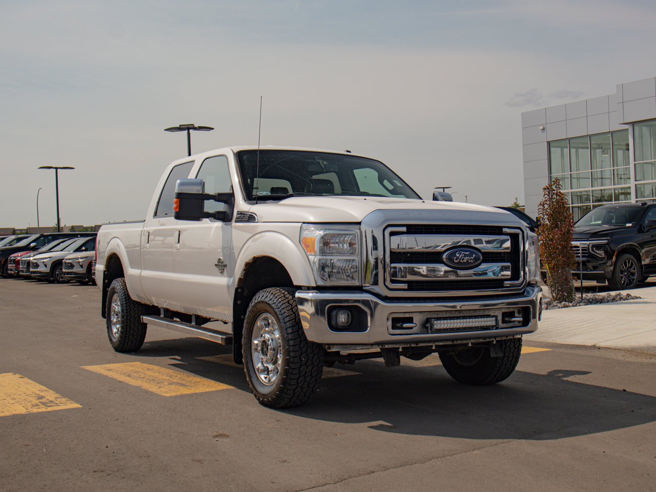 2016 Ford Super Duty F-350 SRW 4WD Crew Cab 156 Lariat White Sherwood Park - photo #12