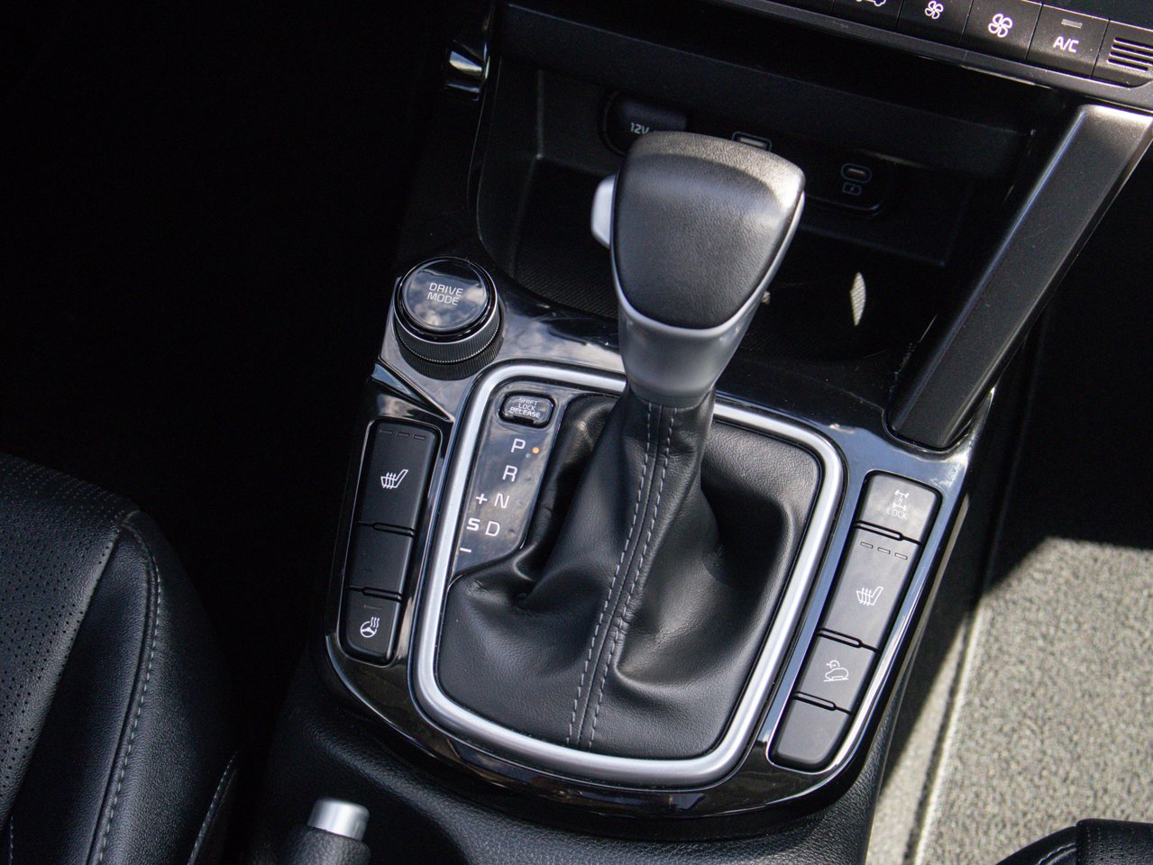 2025 Kia Seltos EX AWD White Sherwood Park - photo #27