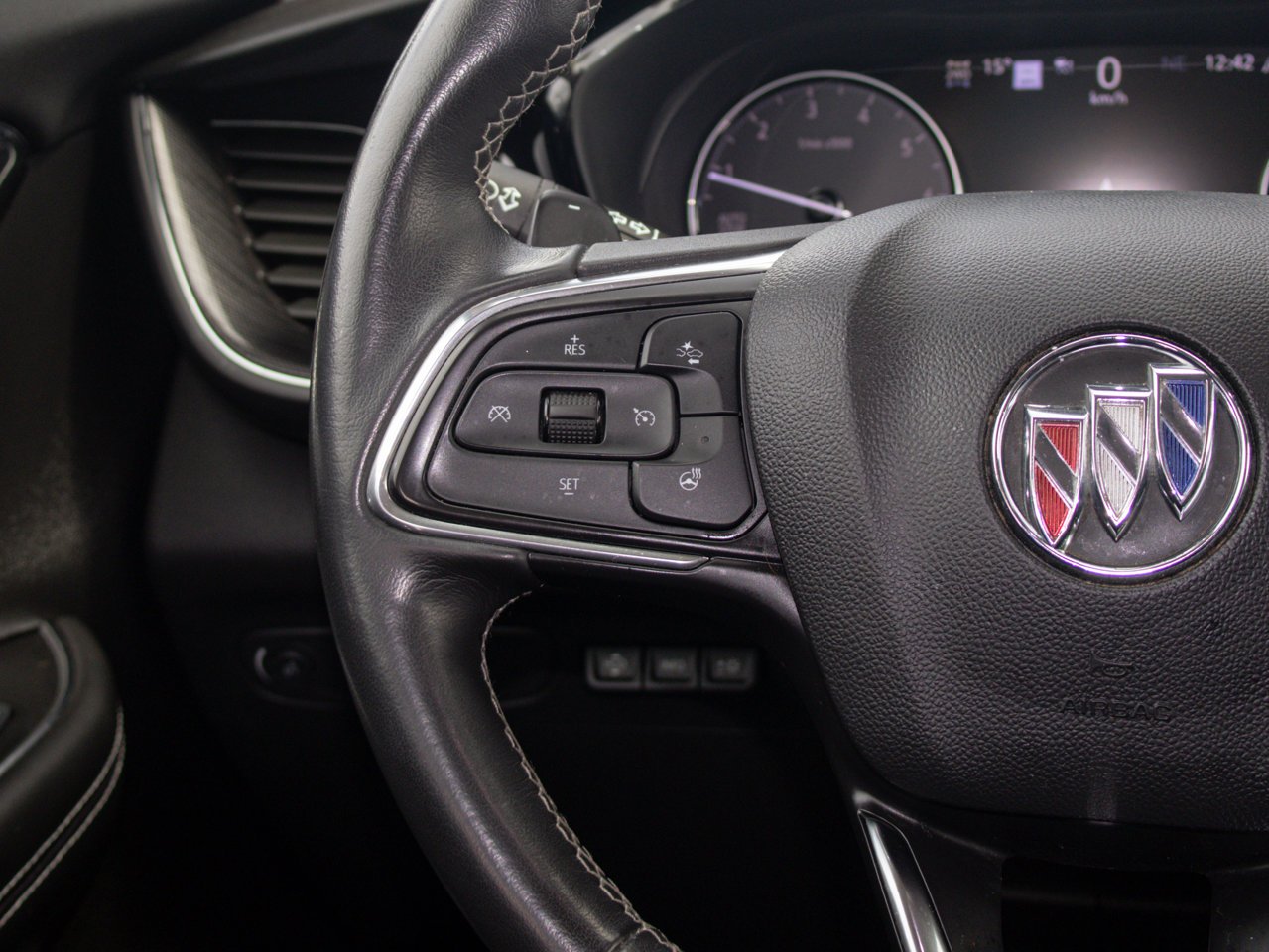 2022 Buick Envision AWD 4dr Essence White Sherwood Park - photo #22