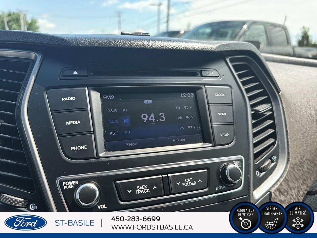 2017 HYUNDAI Santa Fe White Saint-Basile-le-Grand - photo #22