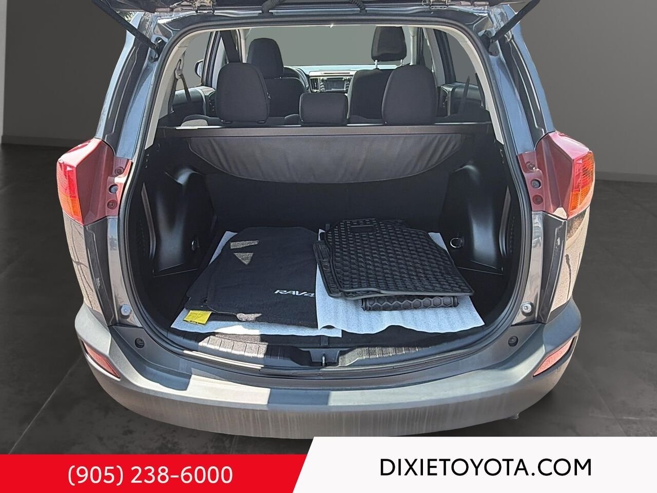 2013 Toyota RAV4 XLE FWD / CLEAN CARFAX Grey Mississauga - photo #18